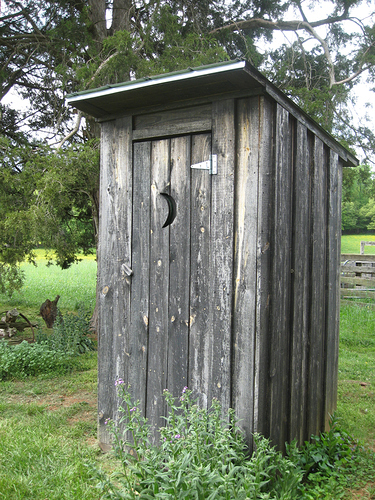 cedar-grove-windy-hill-outhouse